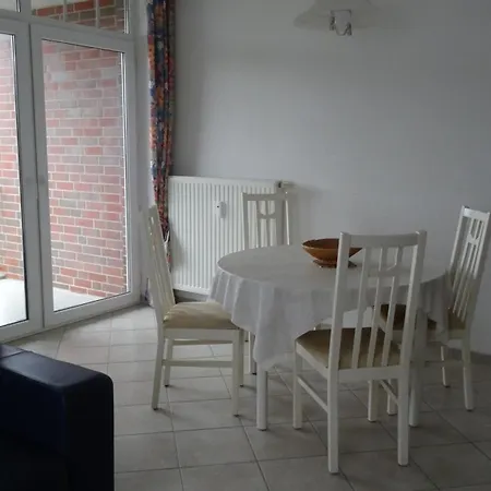 Nr.13 Haus Roland * زينوويتز